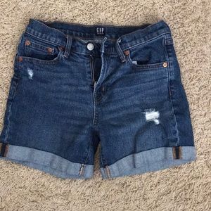 GAP shorts